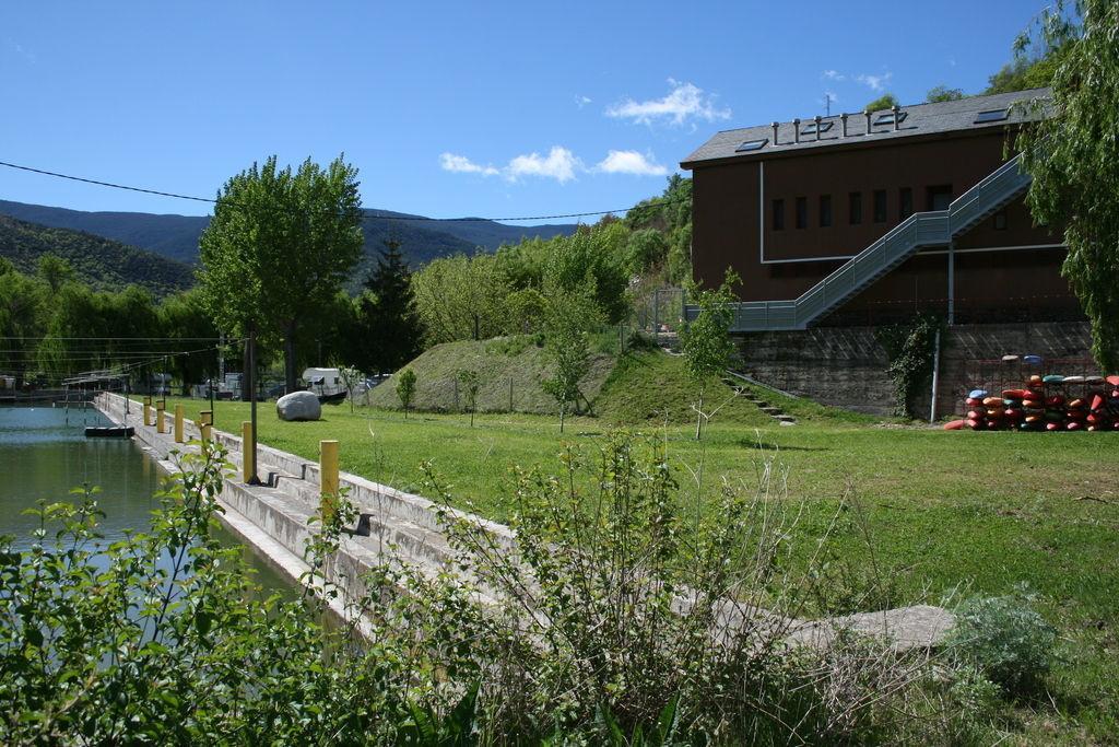 Alberg Escola De Piragueisme De Sort Exterior photo