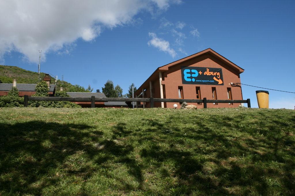 Alberg Escola De Piragueisme De Sort Exterior photo
